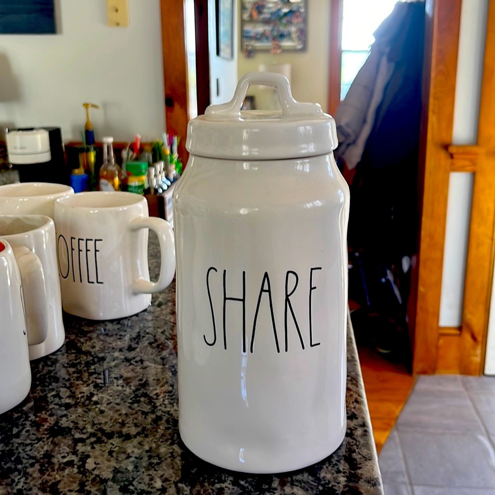 Rae Dunn canister